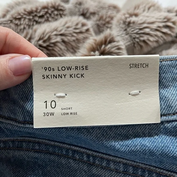 American Eagle ‘90’s Low Rise Skinny Kick Jeans - Picture 4 of 6